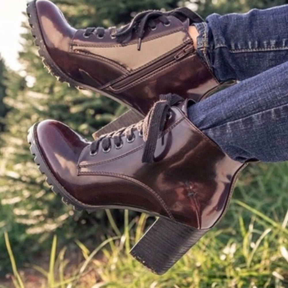 Vegan Patent Leather Lace Up Ankle Boot Size 7